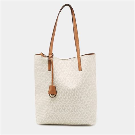 michael kors hayley tote vanilla|Amazon.com: Michael Kors Hayley Tote.